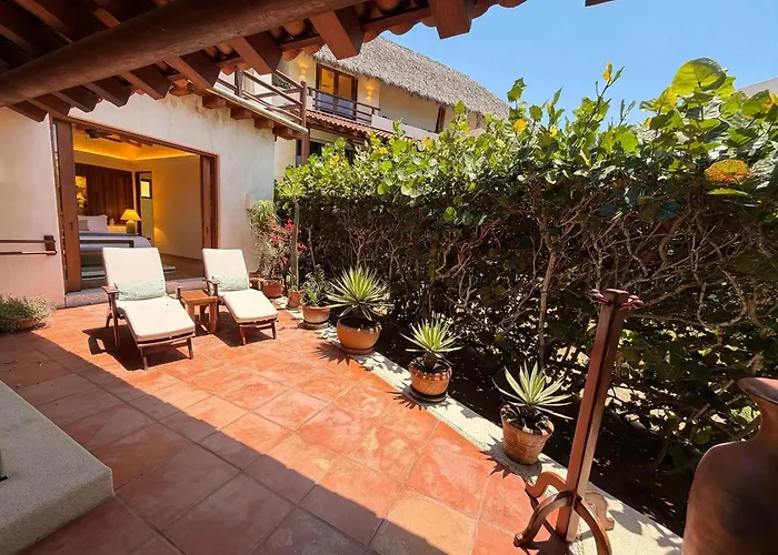 Palmas Complex Listings Zihuatanejo